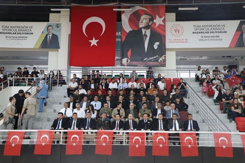 İlçe Kaymakamımız Sayın Ahmet Vezir BAYCAR, 19 Mayıs Atatürk’ü Anma,Gençlik ve Spor Bayramı dolayısıyla düzenlenen Kutlama Programına katıldı.